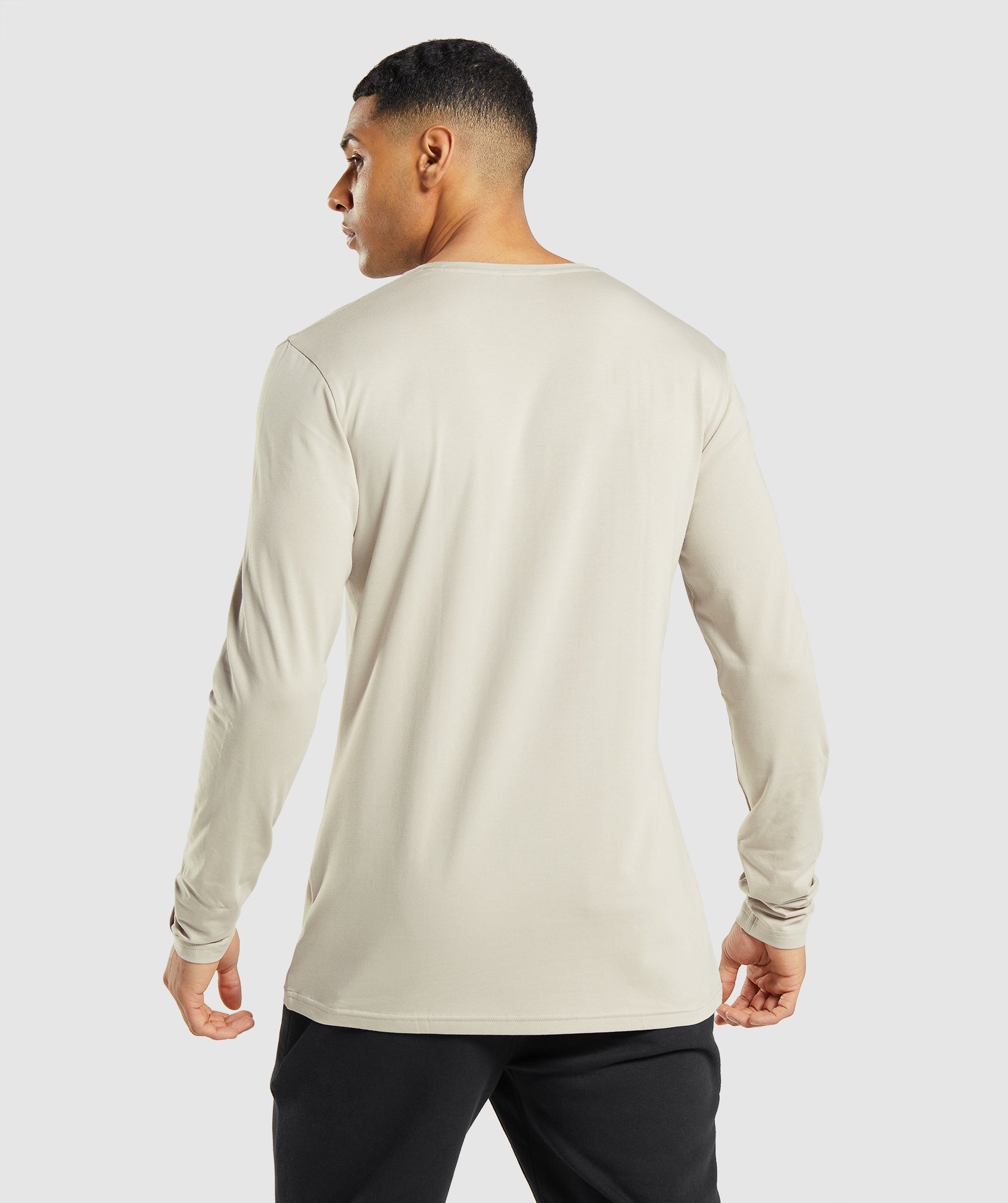 Camiseta Gymshark Essential Long Sleeve T-Shirt- Pebble Grey Hombre Gris Claro | 2380549-VK