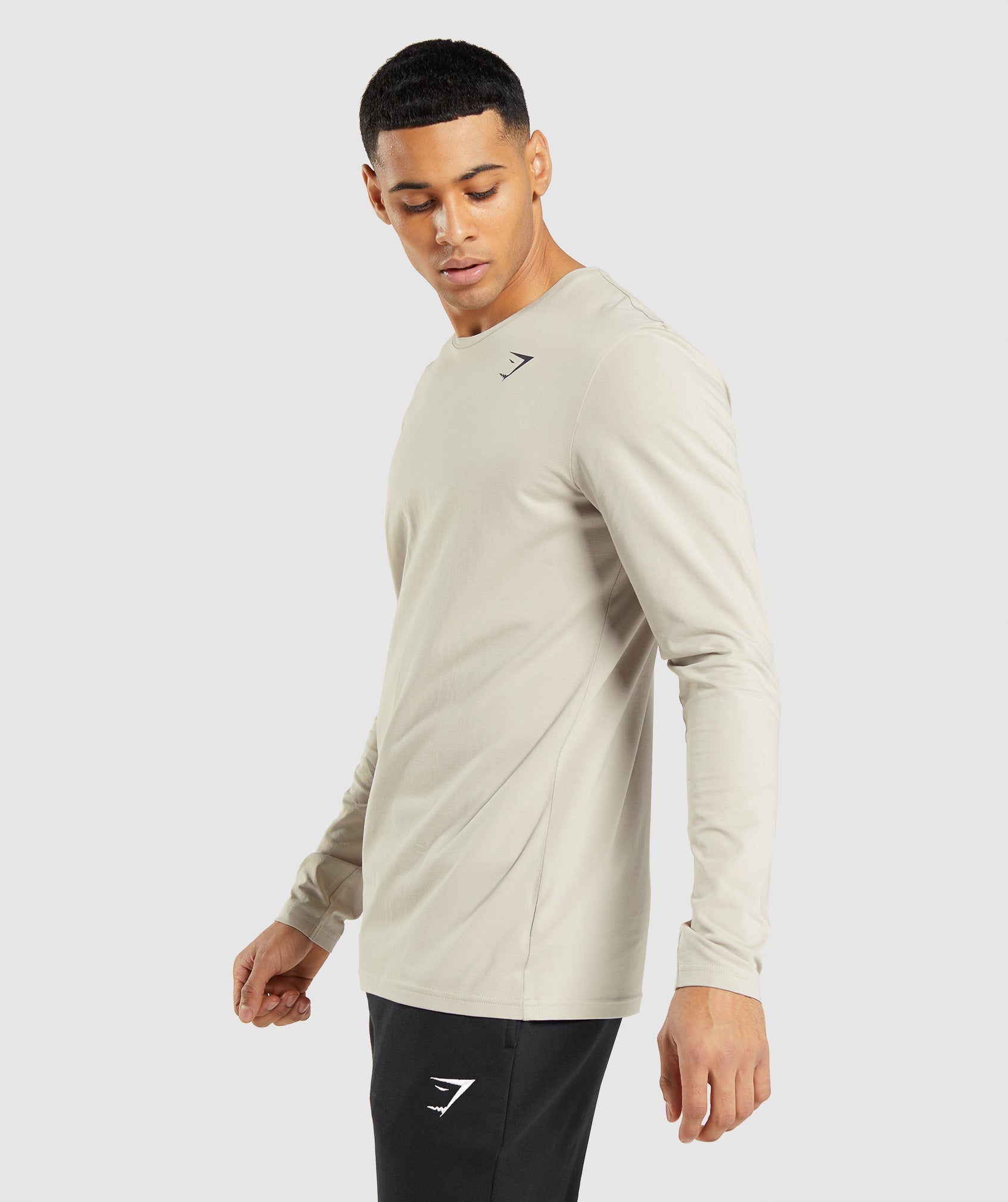 Camiseta Gymshark Essential Long Sleeve T-Shirt- Pebble Grey Hombre Gris Claro | 2380549-VK